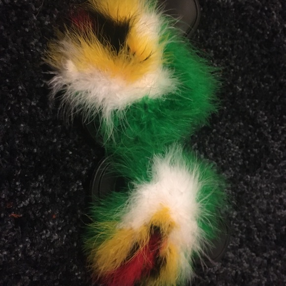 Guyana Fur Slides - Picture 6 of 7